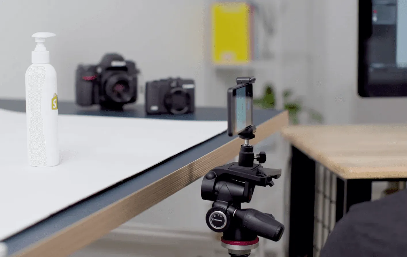 How to Build a $200 Product Photo Studio at Home